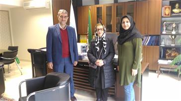 حضور سرکار خانم دکتر سوسنبر اسلام پناه استاد بازنشسته داروسازی